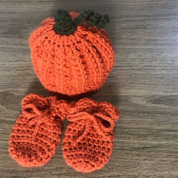 Sold ❌ Baby pumpkin beanie/ Halloween, photoshoot - Picture 3 of 10